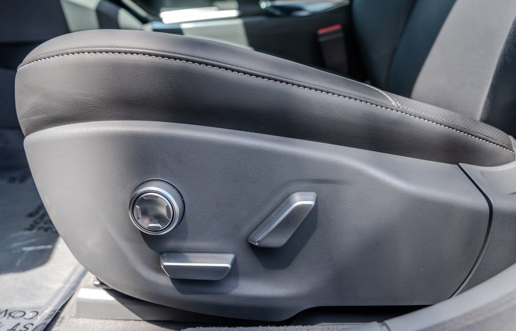 Used 2024 Lucid Air Pure image 16