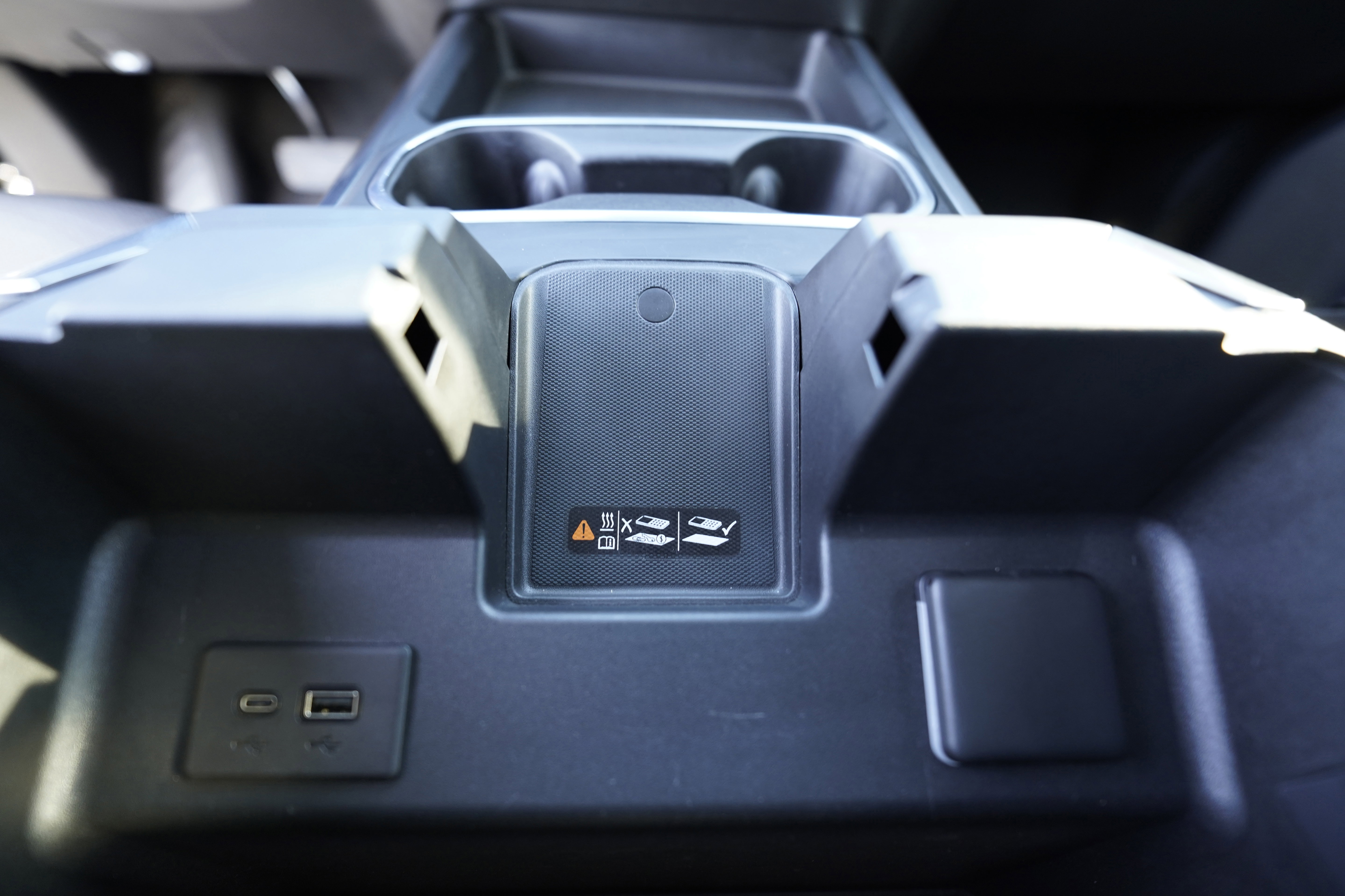 Used 2024 Chevrolet Silverado 2500 High Country w/ Midnight Edition AWD/4WD image 35