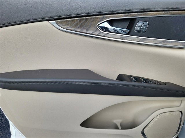 Used 2018 Lincoln MKX Reserve w/ Driver Assistance Package image 11