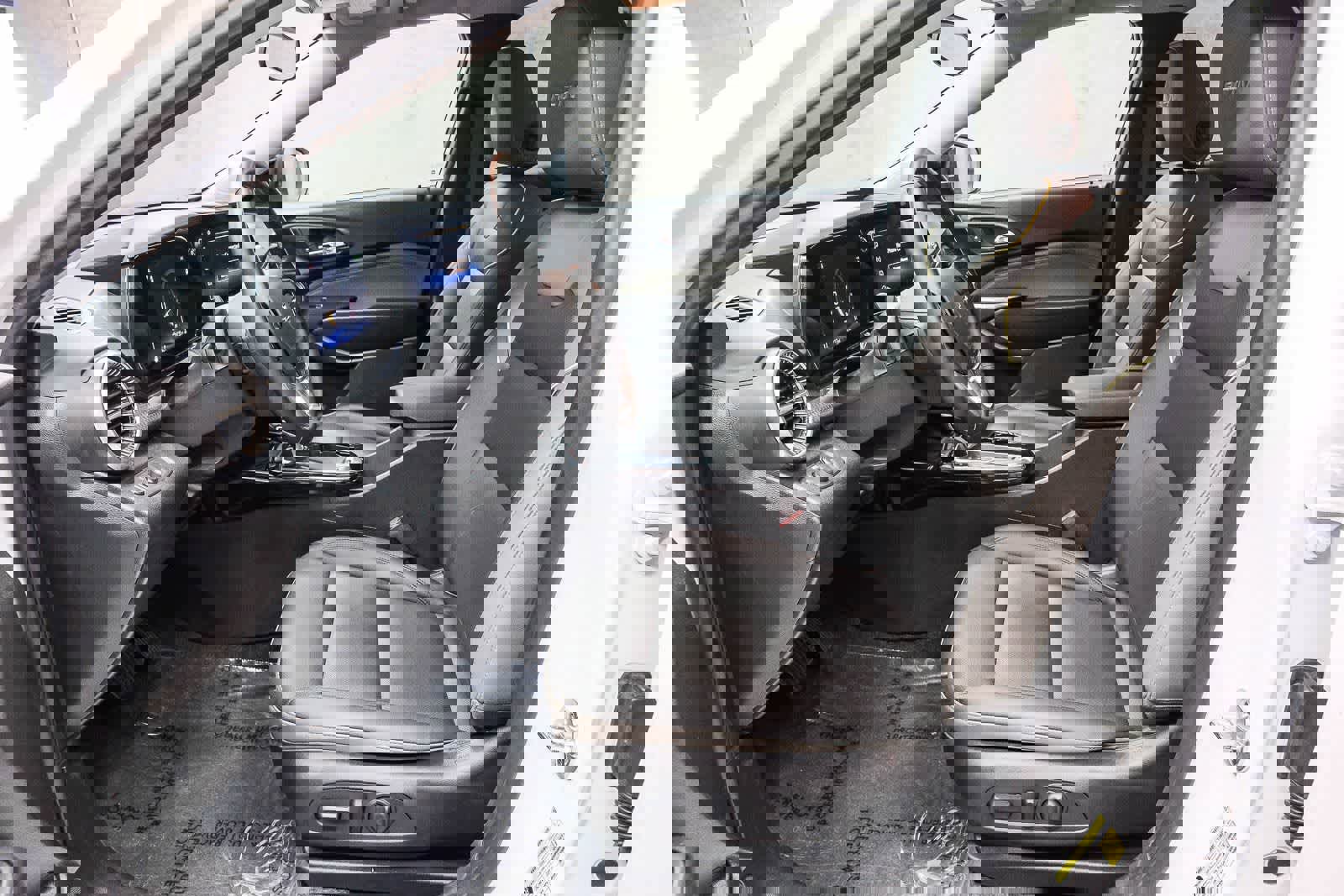 Used 2024 Chevrolet Trax ACTIV w/ Sunroof Package FWD image 22