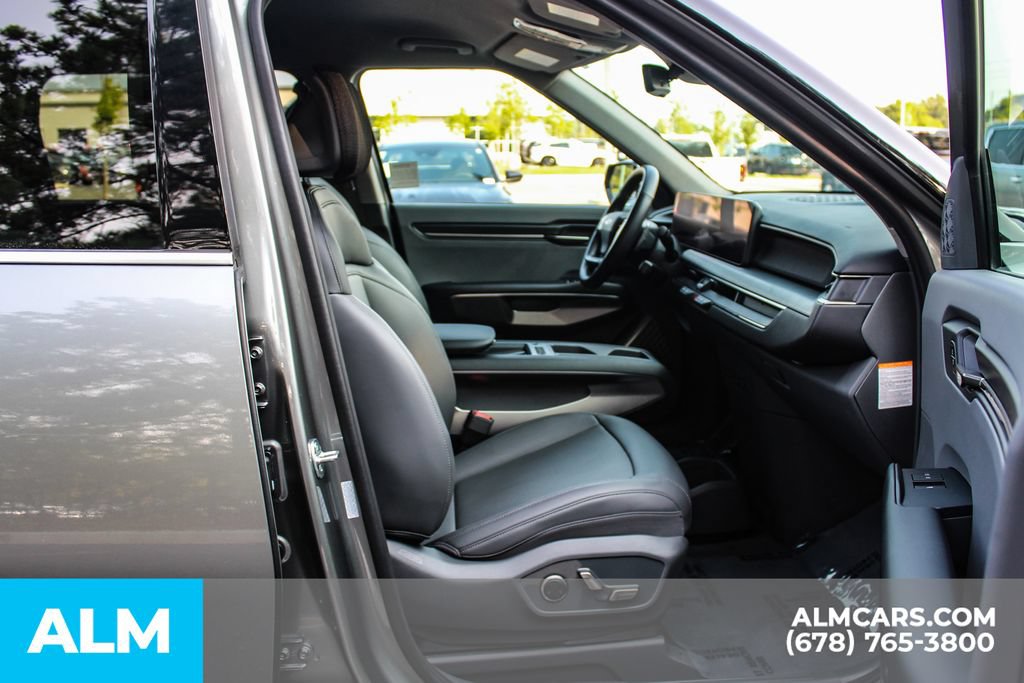 Used 2024 Kia EV9 Light Long Range RWD image 23