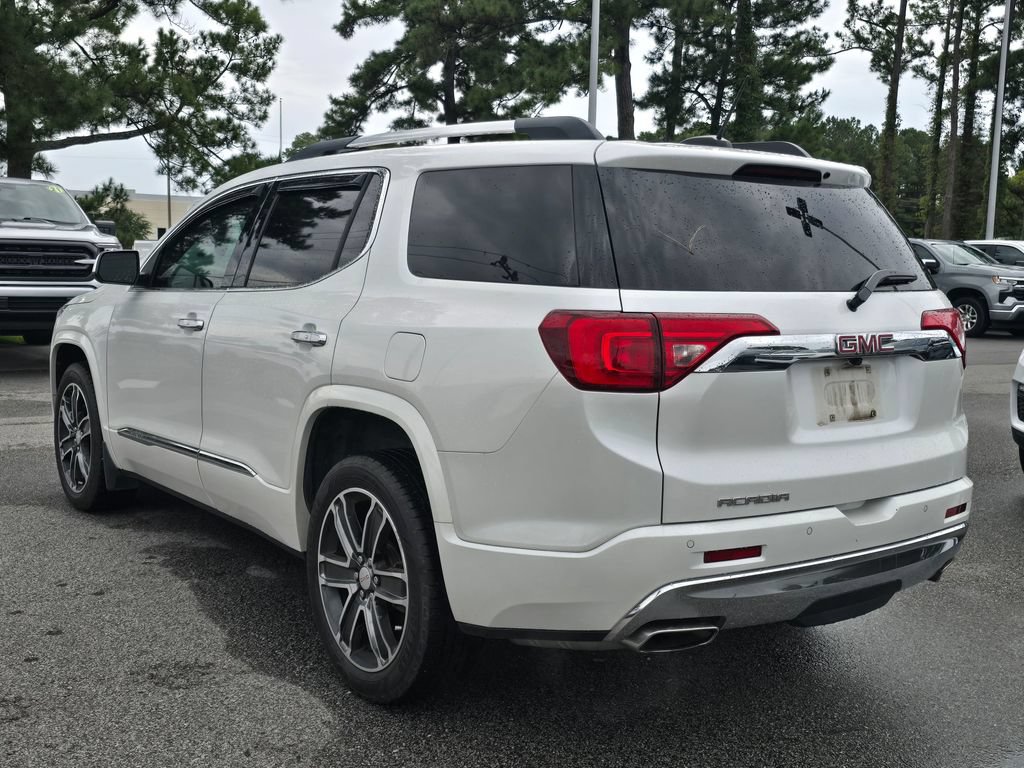 Certified 2017 GMC Acadia Denali w/ Technology Package FWD image 5