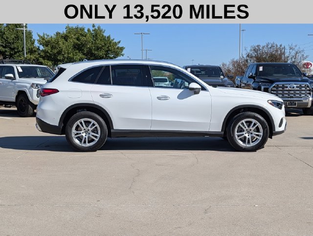 Used 2025 Mercedes-Benz GLC 300 4MATIC image 4