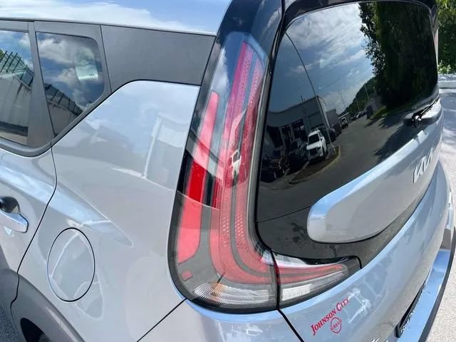 Used 2025 Kia Soul EX FWD image 11