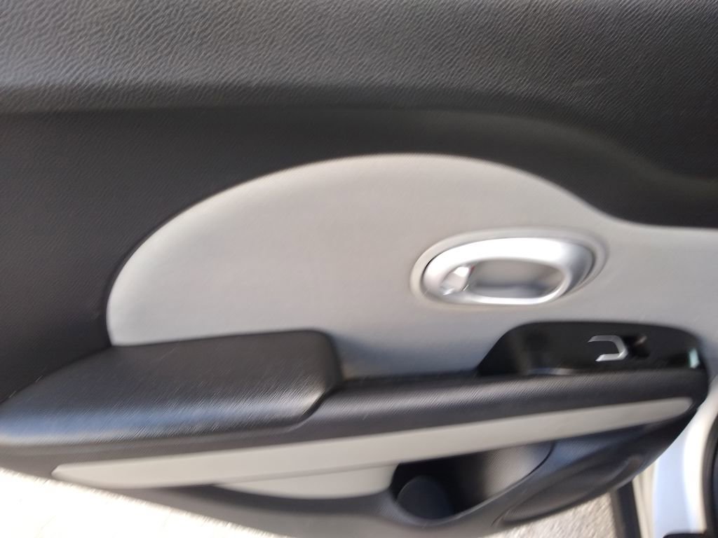 Used 2017 Kia Soul + image 15