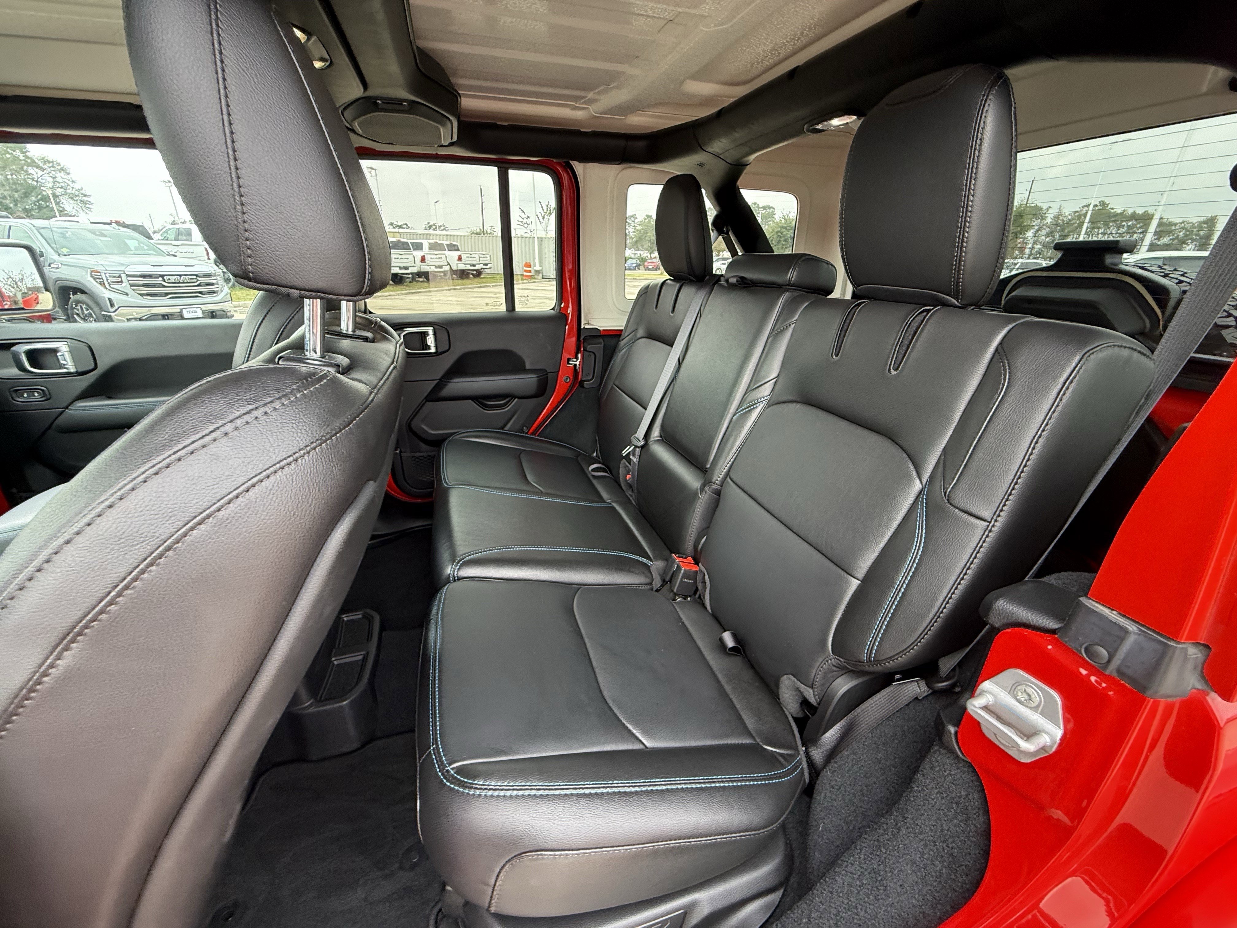 Used 2022 Jeep Wrangler Unlimited Rubicon 4xe w/ Cold Weather Group image 27