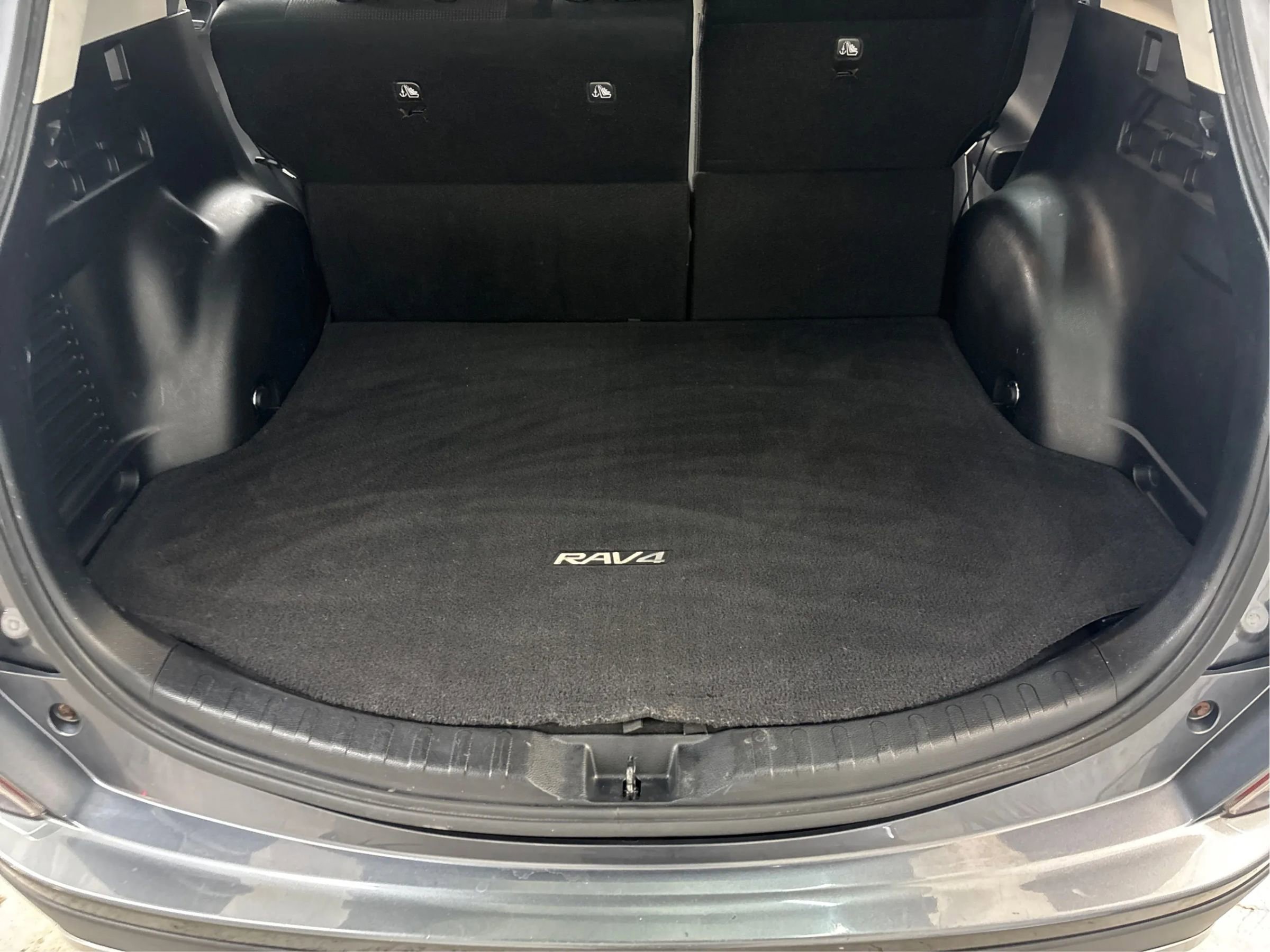 Used 2017 Toyota RAV4 XLE w/ Carpet Mat Package image 16