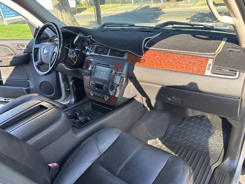 Used 2008 Chevrolet Silverado 1500 LTZ w/ Safety Package AWD/4WD image 32