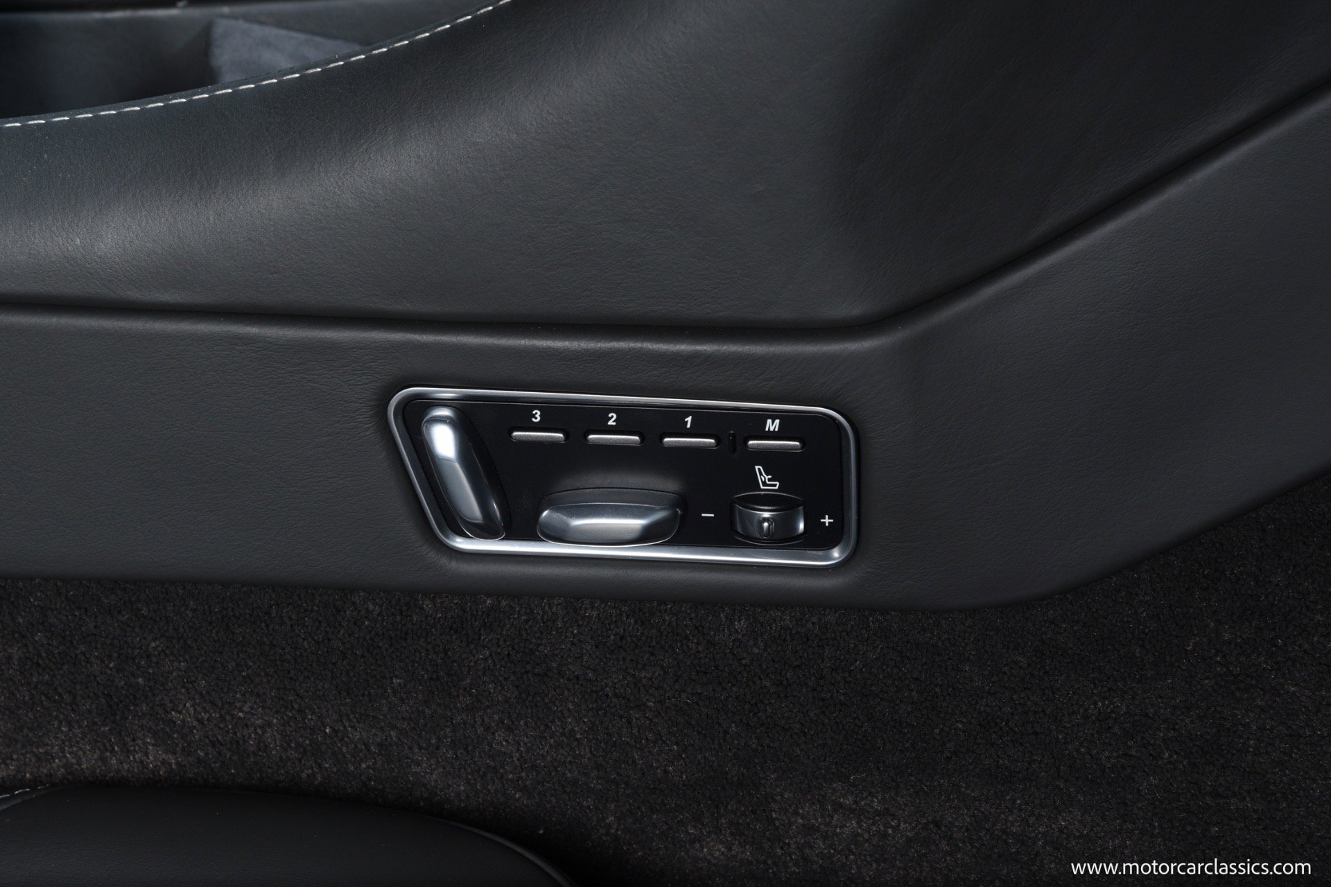 Used 2014 Aston Martin Vanquish Coupe RWD image 31