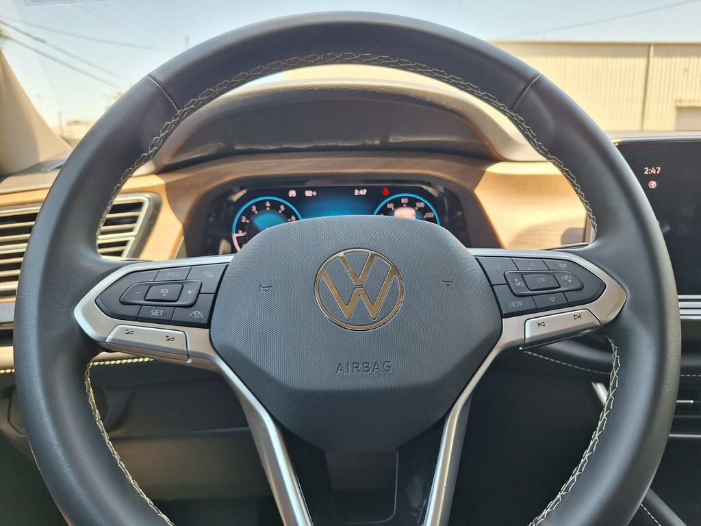 Used 2025 Volkswagen Atlas SE FWD image 15