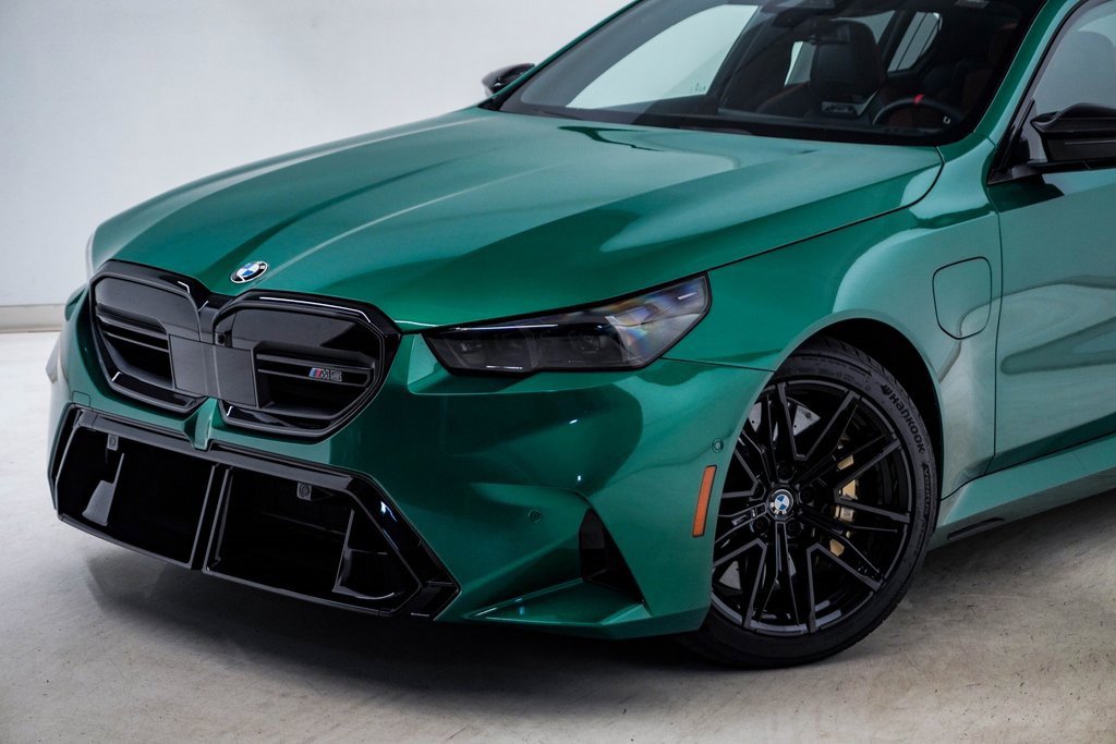 Used 2025 BMW M5 w/ Carbon Package image 4