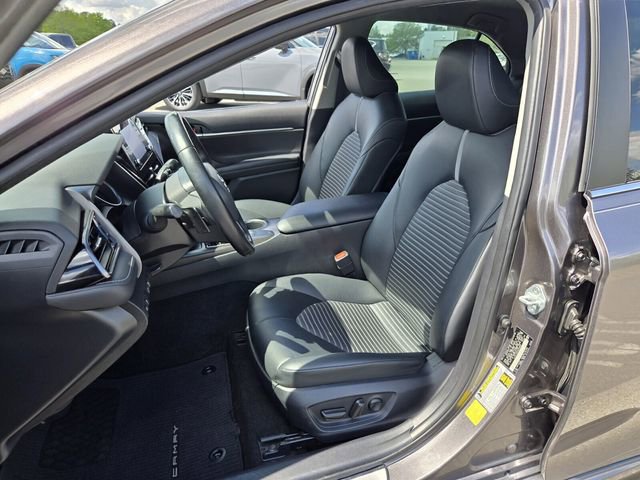 Used 2022 Toyota Camry SE image 9