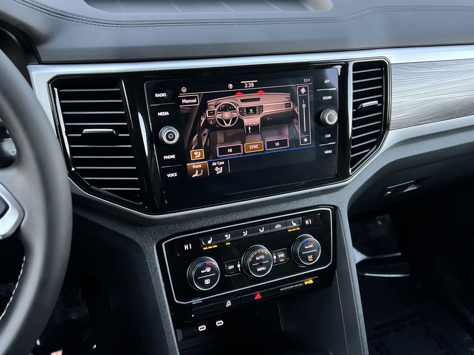 Used 2022 Volkswagen Atlas Cross Sport SE image 19