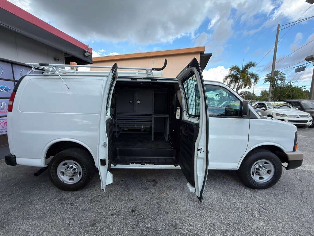 Used 2011 Chevrolet Express 2500 image 7