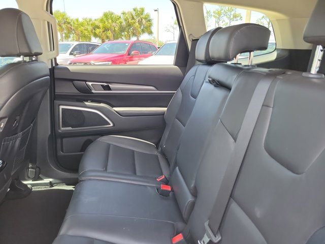 Used 2022 Kia Telluride LX AWD/4WD image 12