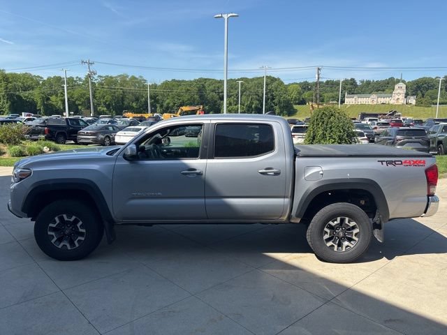 Used 2017 Toyota Tacoma TRD Off-Road w/ Tow Package (A/T) AWD/4WD image 4