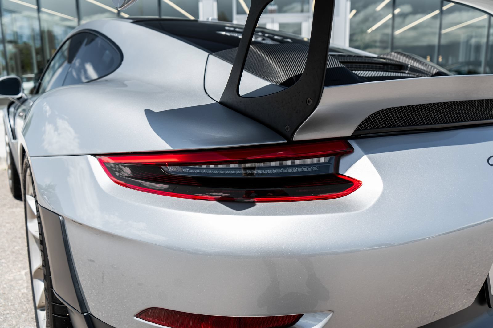 Used 2019 Porsche 911 GT2 RS RWD image 12