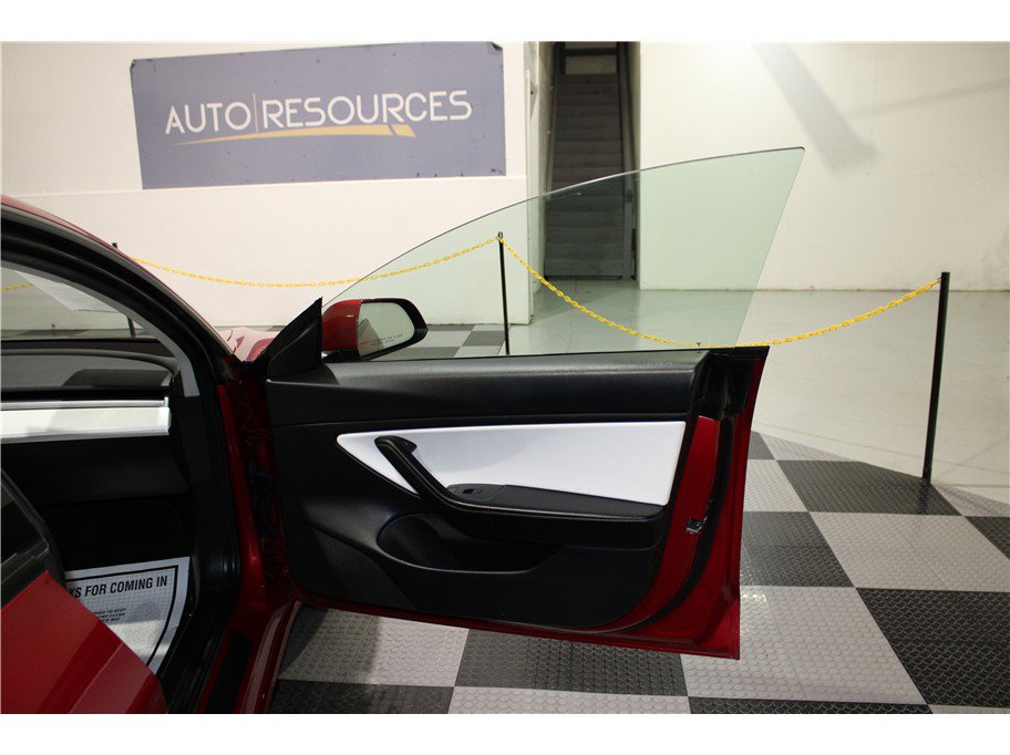 Used 2021 Tesla Model 3 Standard Range Plus image 22