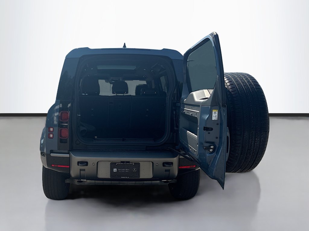 Used 2022 Land Rover Defender 110 X-Dynamic SE AWD/4WD image 9