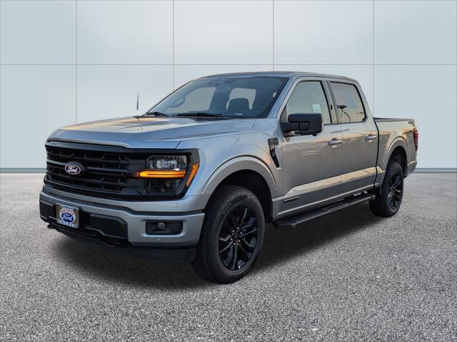 New 2025 Ford F150 XLT w/ Equipment Group 302A MID