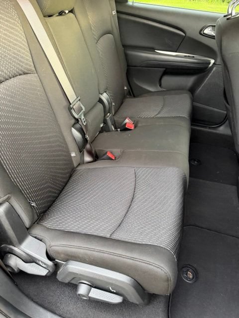 Used 2019 Dodge Journey SE w/ Connectivity Group FWD image 9