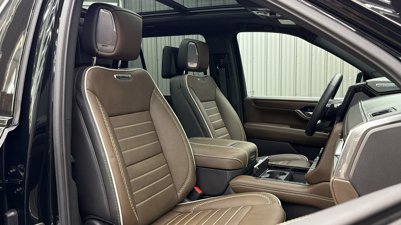 Used 2026 GMC Yukon Denali Ultimate w/ LPO, Floor Liner Package AWD/4WD image 36