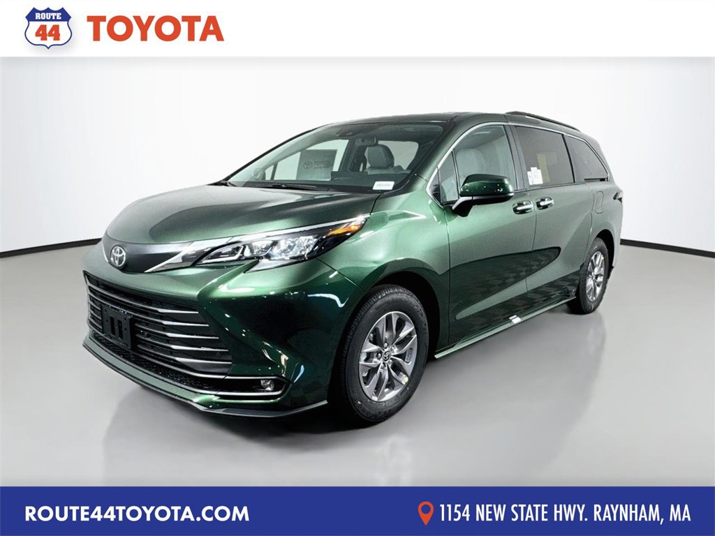 New 2026 Toyota Sienna XLE AWD/4WD image 1