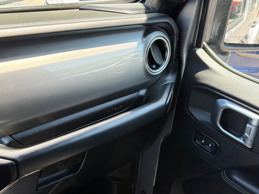 Used 2020 Jeep Wrangler Unlimited Sahara AWD/4WD image 30