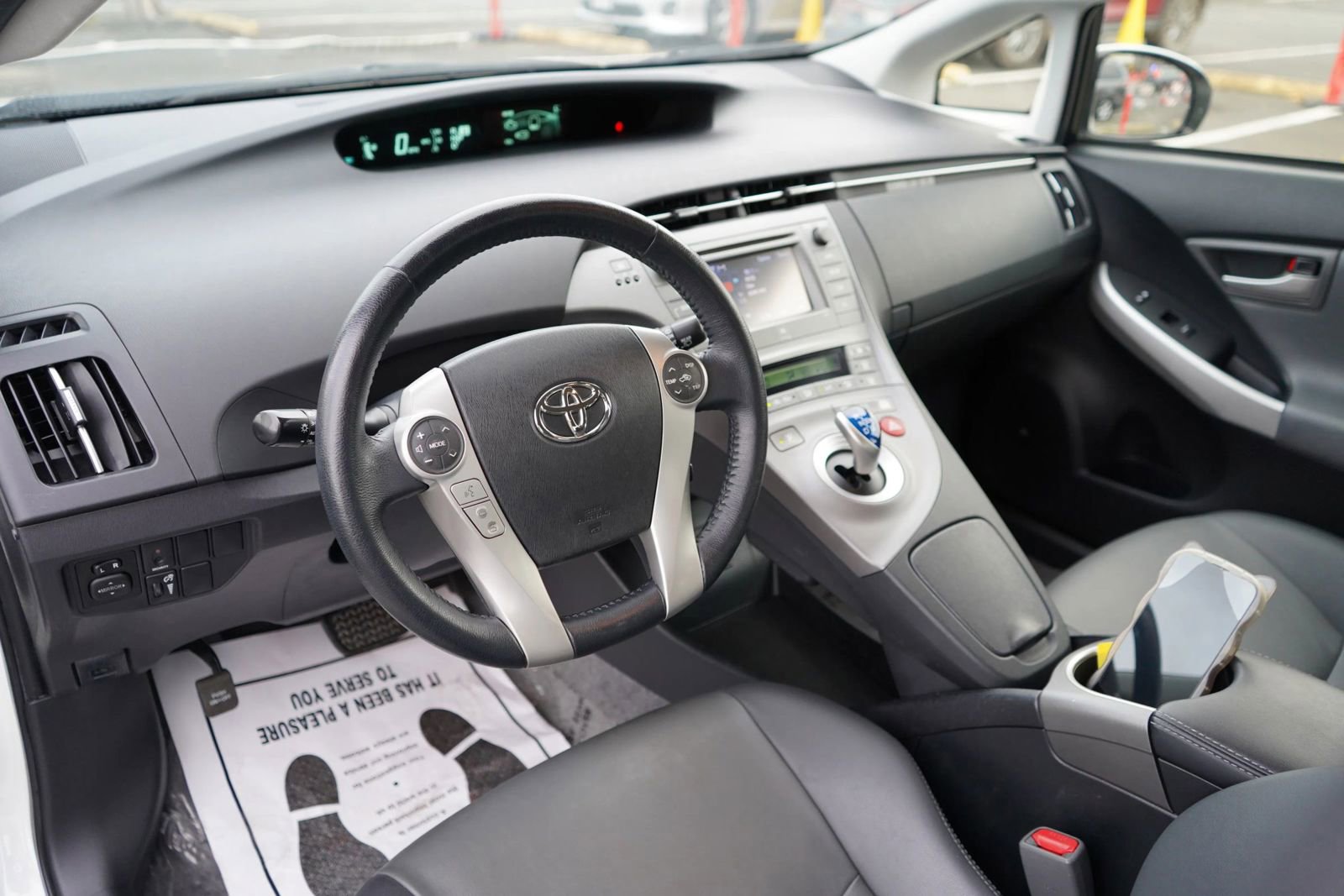 Used 2015 Toyota Prius Four image 9