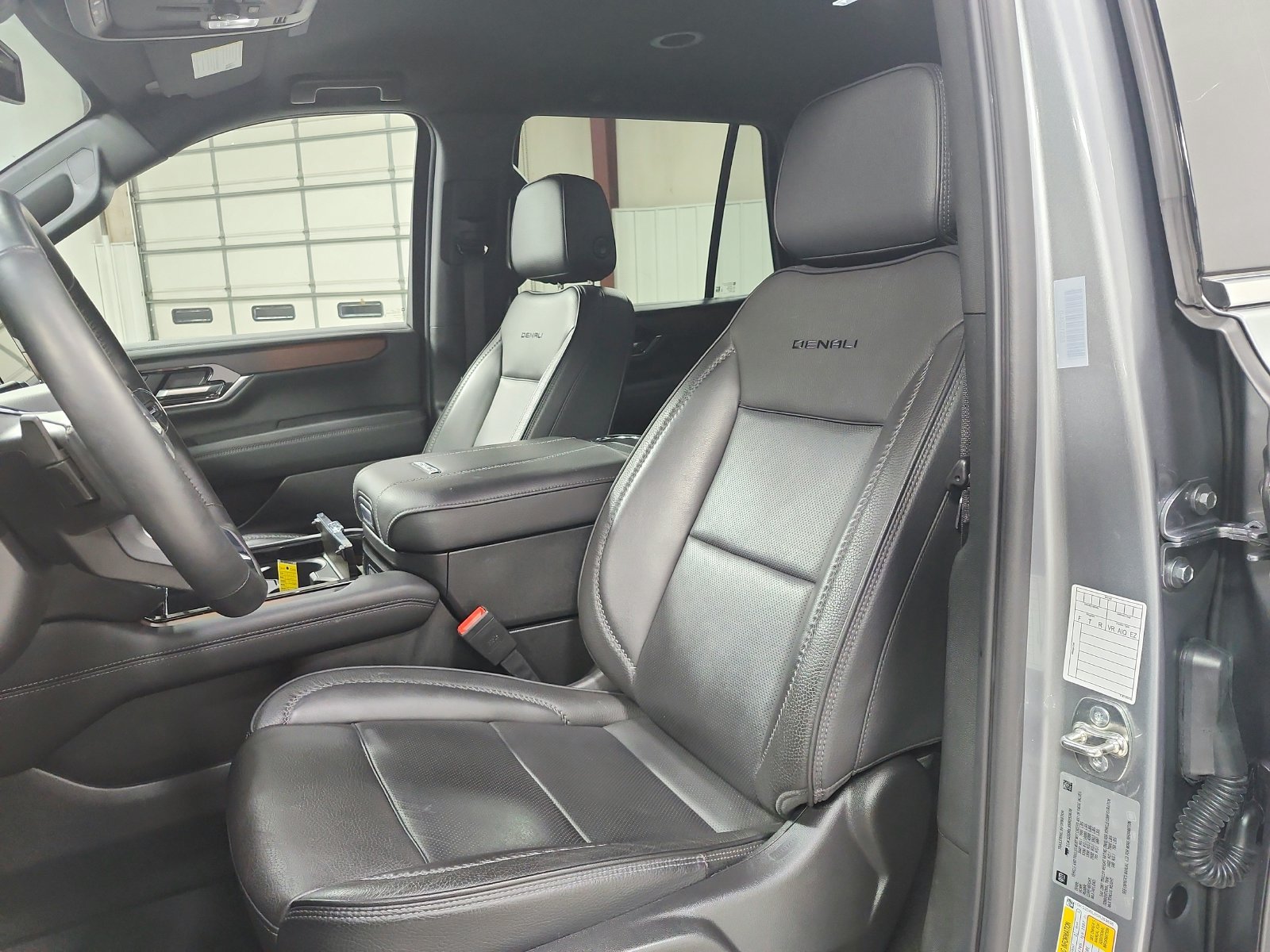 Used 2025 GMC Yukon Denali AWD/4WD image 19