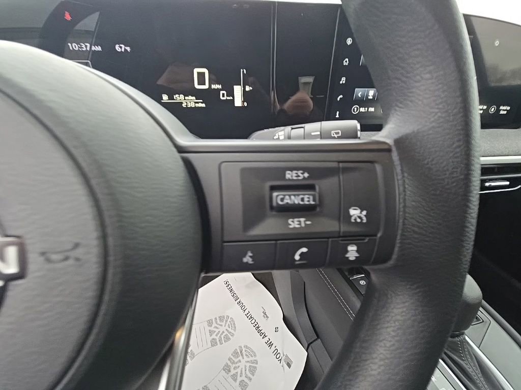 Used 2025 Nissan Kicks SV image 18