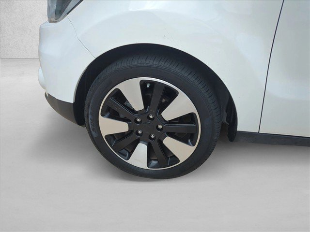 Used 2017 Kia Soul + w/ Designer's Package FWD image 22