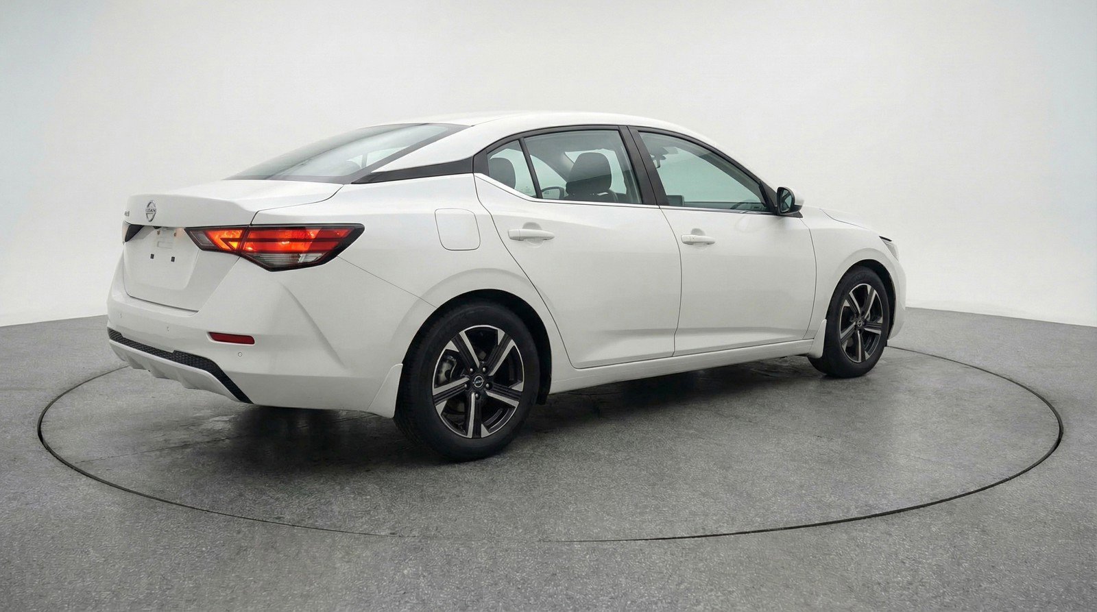 Used 2025 Nissan Sentra SV image 9