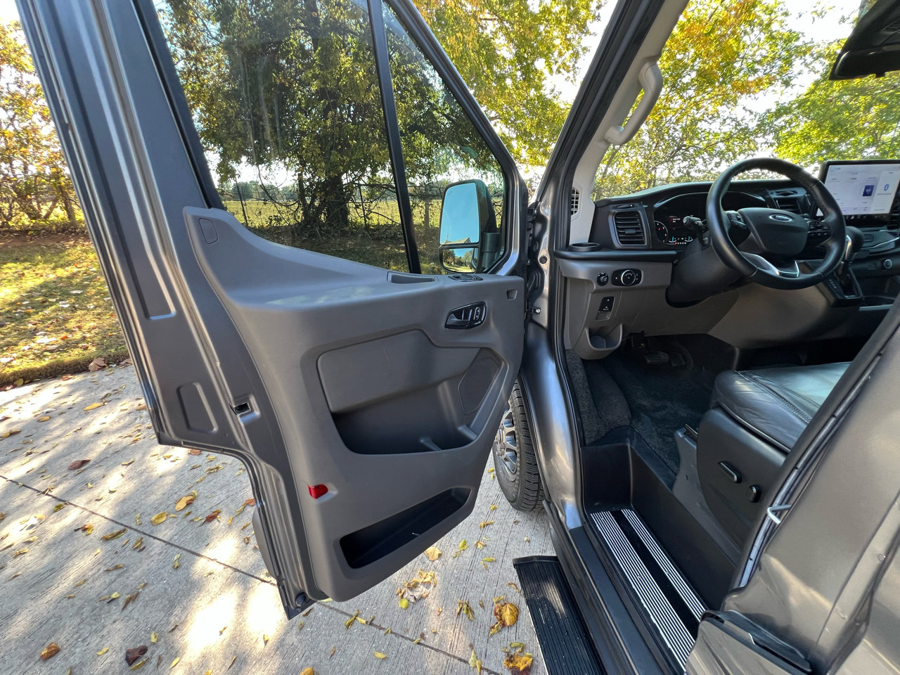 Used 2022 Ford Transit 250 Medium Roof AWD image 22