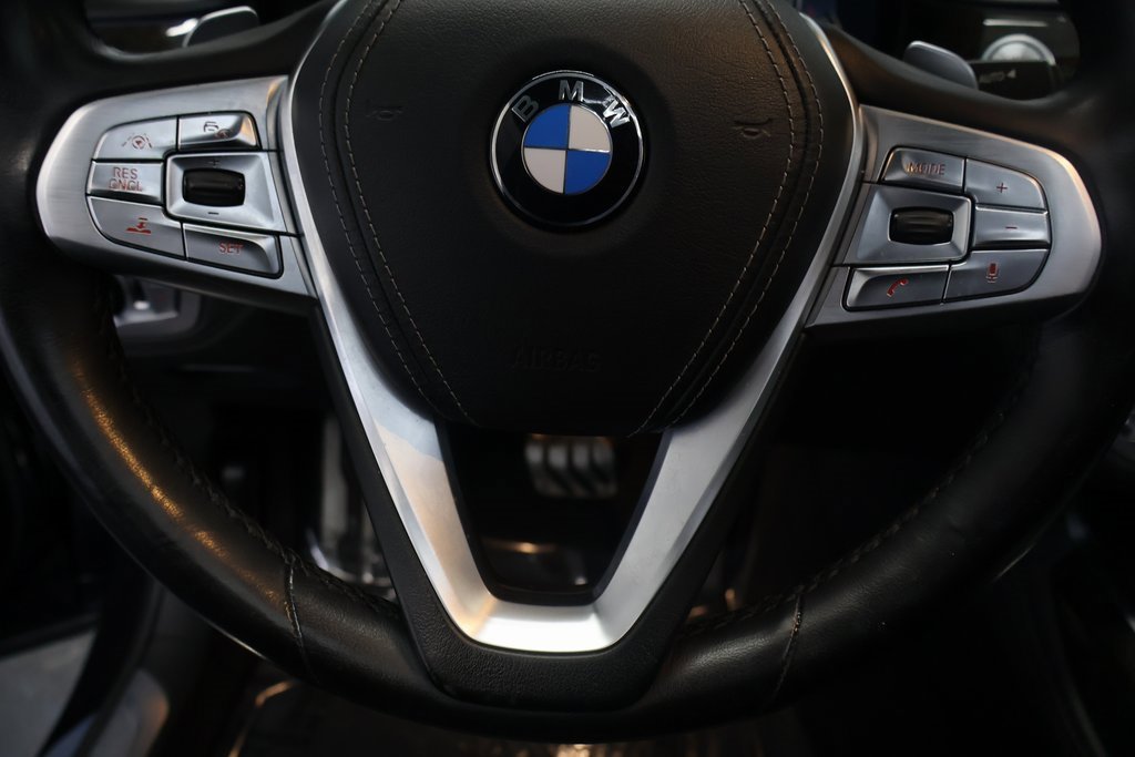 Used 2017 BMW 750i image 19