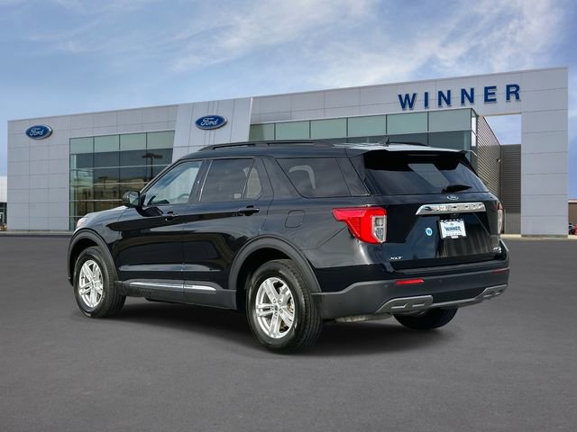 Used 2022 Ford Explorer XLT w/ Equipment Group 202A image 3
