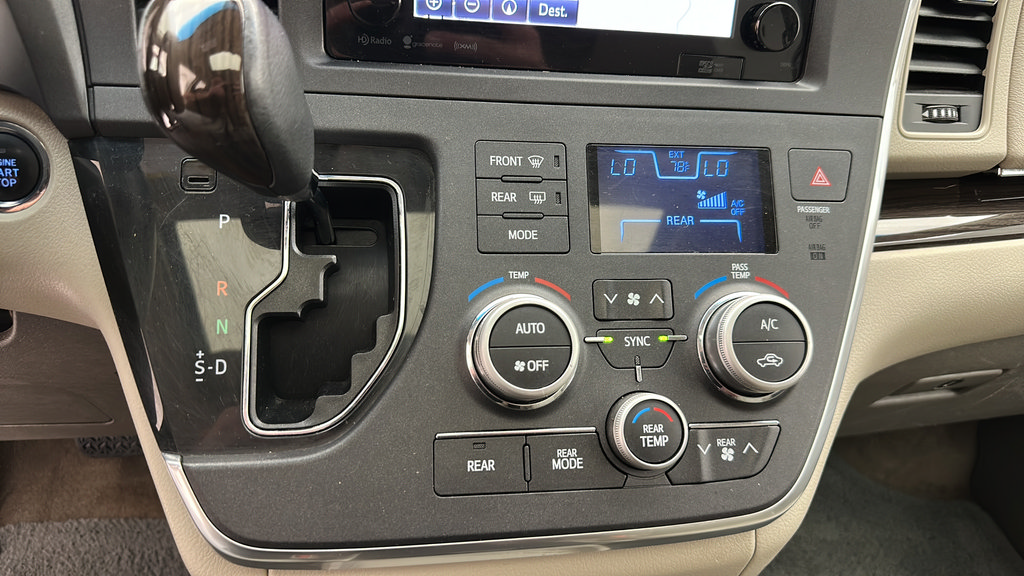 Used 2017 Toyota Sienna XLE w/ XLE Navigation Package AWD/4WD image 22