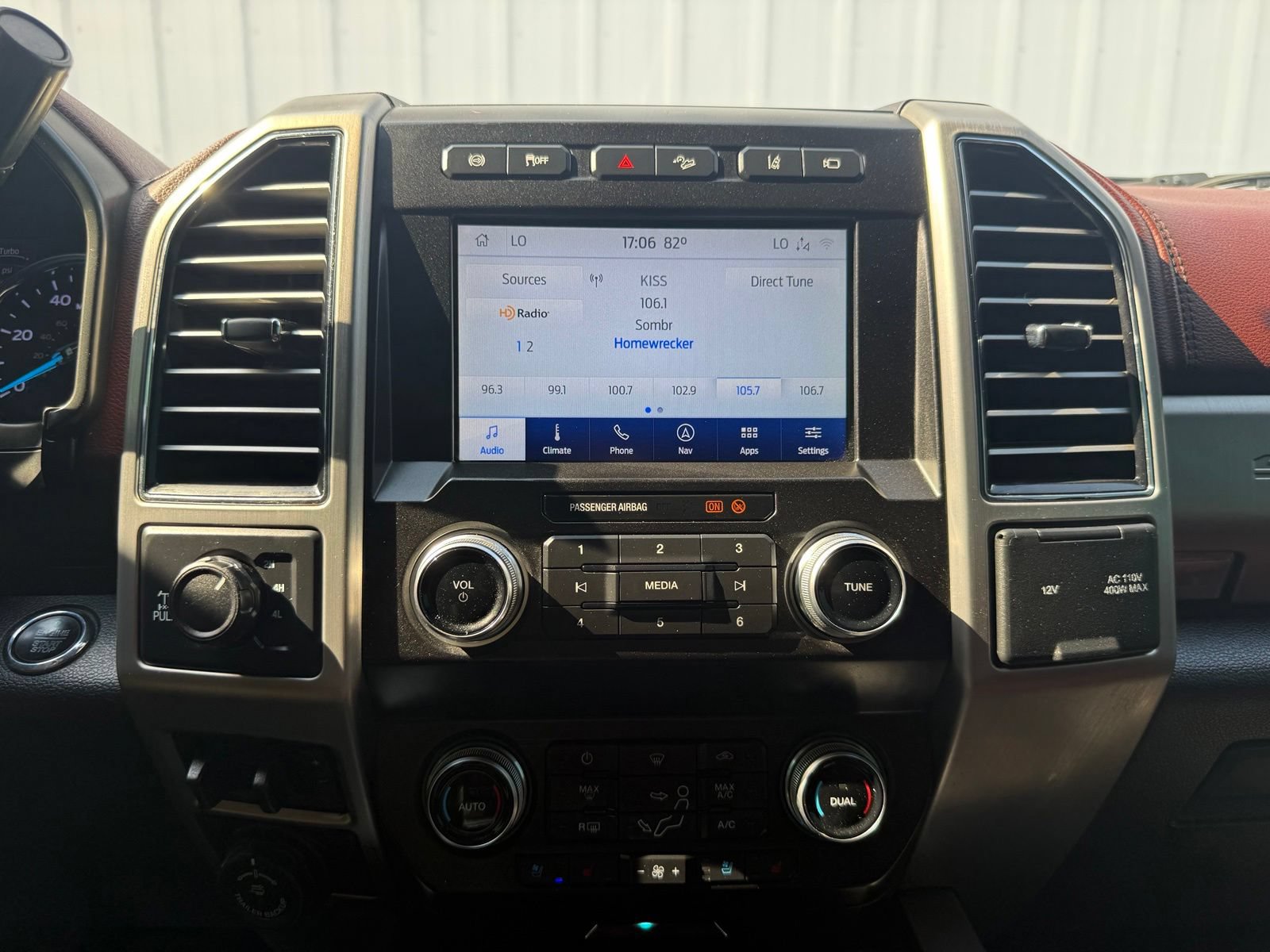 Used 2020 Ford F250 Platinum w/ FX4 Off-Road Package AWD/4WD image 15