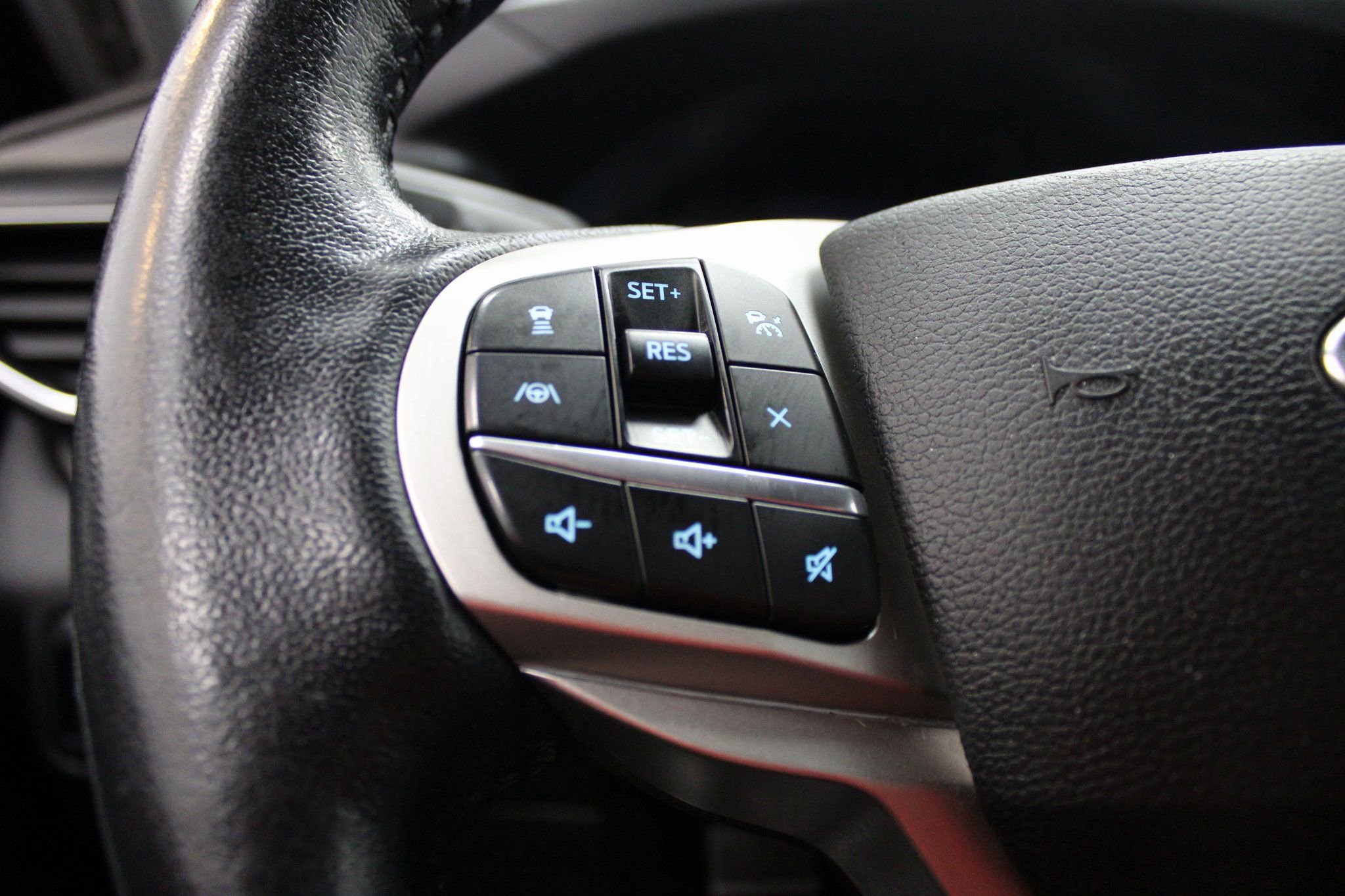 Used 2021 Ford Explorer XLT w/ Equipment Group 202A image 35