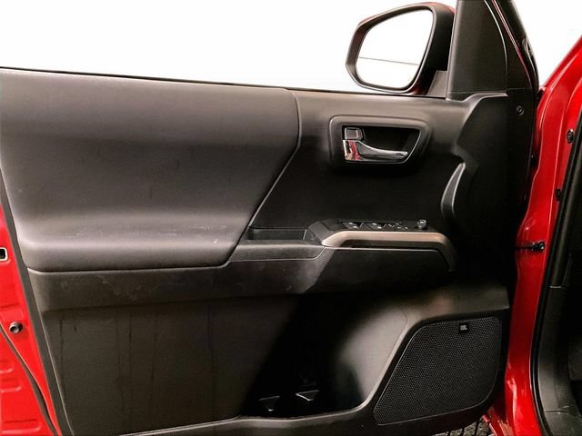 Used 2019 Toyota Tacoma TRD Sport AWD/4WD image 22