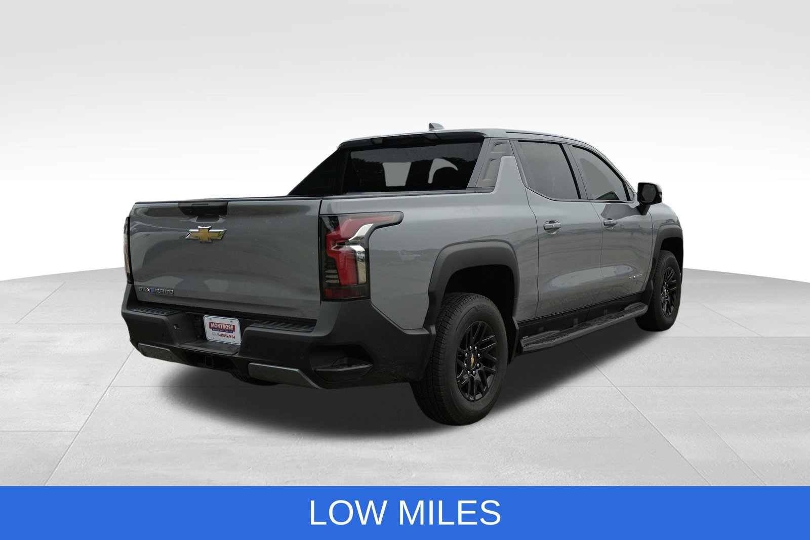 Used 2026 Chevrolet Silverado EV LT AWD/4WD image 12