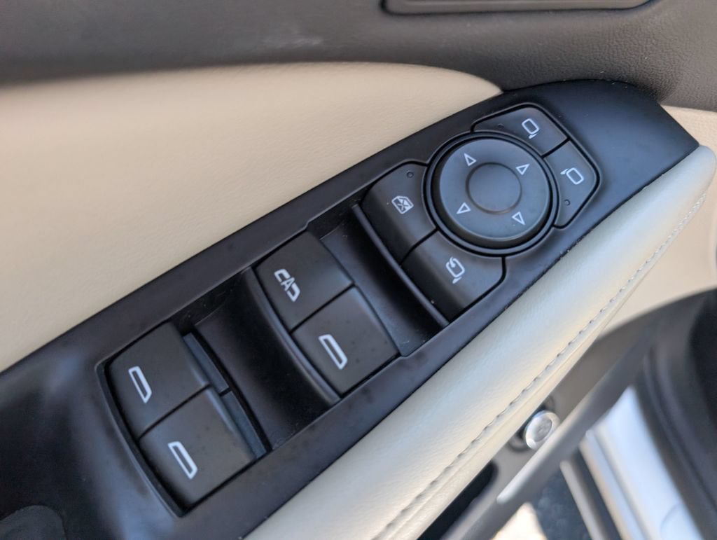 Used 2018 Buick Enclave Premium AWD/4WD image 15