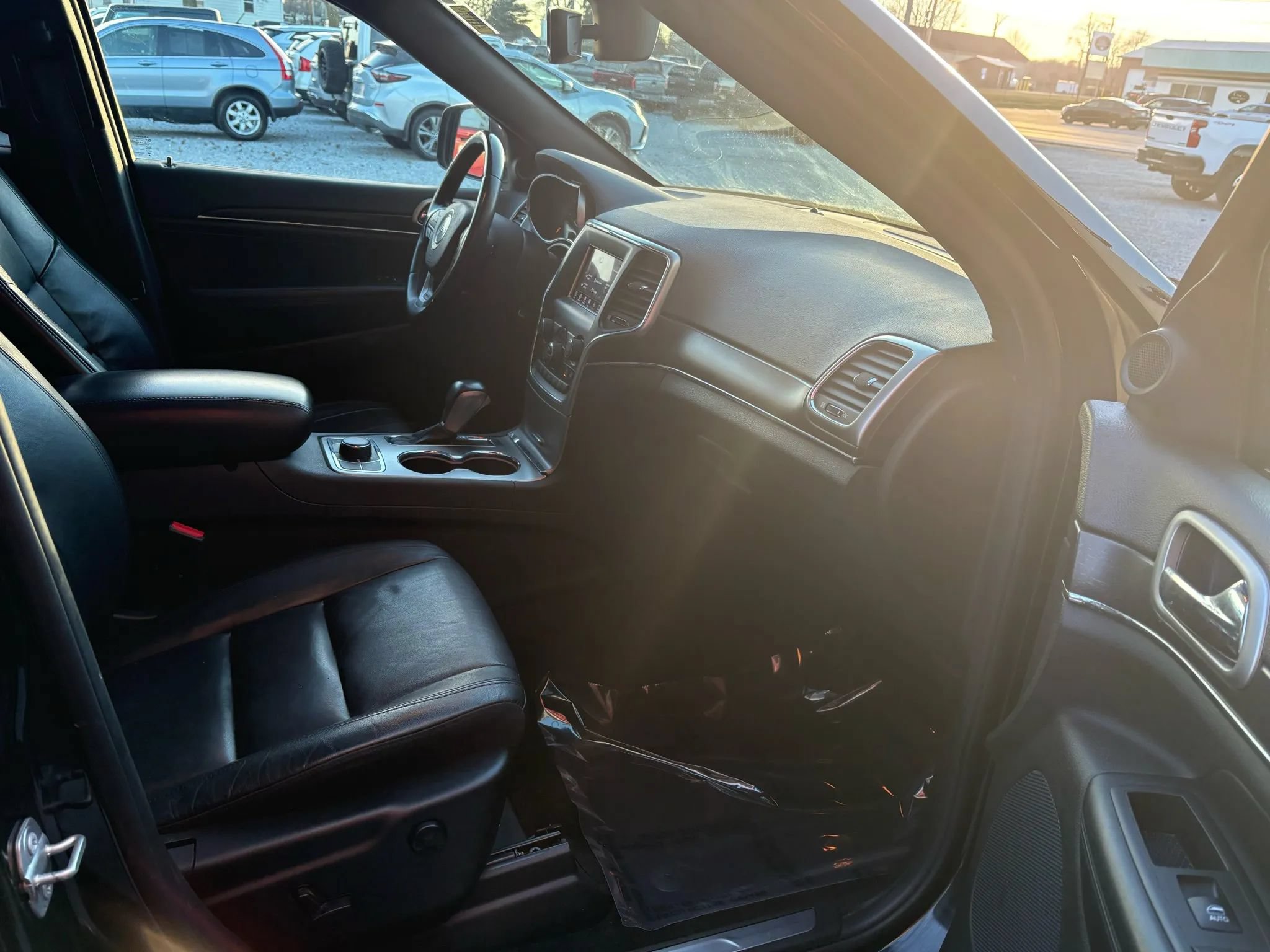 Used 2018 Jeep Grand Cherokee Limited AWD/4WD image 19