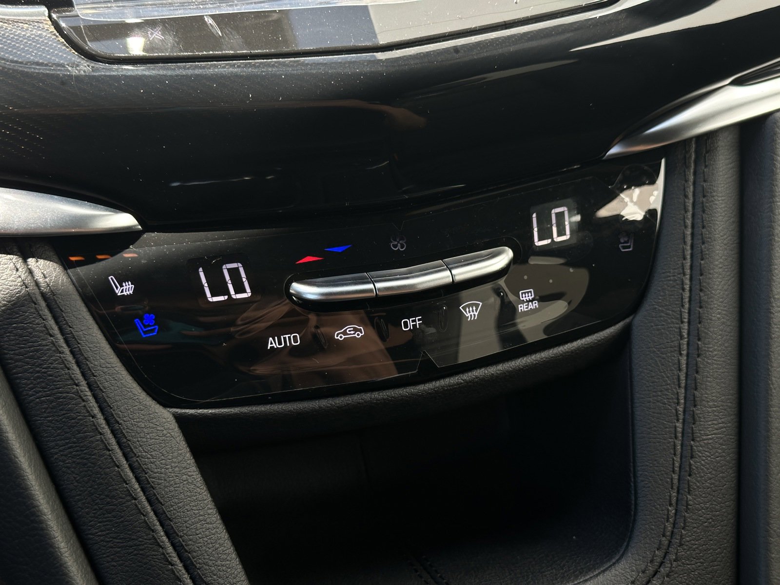 New 2025 Cadillac XT6 Premium Luxury w/ Platinum Package image 24