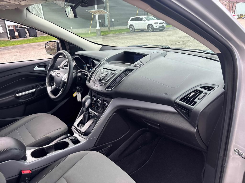 Used 2015 Ford Escape SE image 31