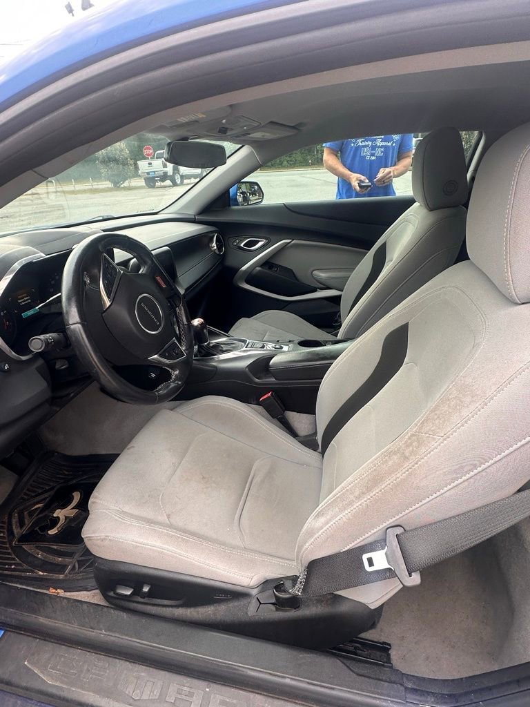 Used 2018 Chevrolet Camaro SS RWD image 8