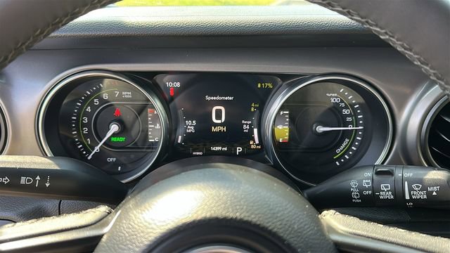 Used 2023 Jeep Wrangler Unlimited w/ Sun & Screen Package image 14