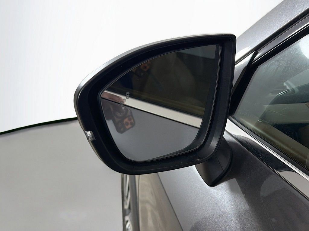 Used 2022 Nissan Pathfinder Platinum w/ Cargo Package image 33