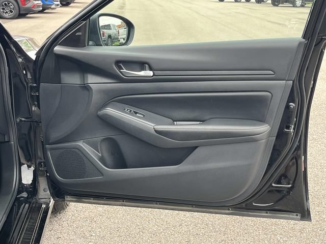 Used 2025 Nissan Altima 2.5 SV FWD image 21