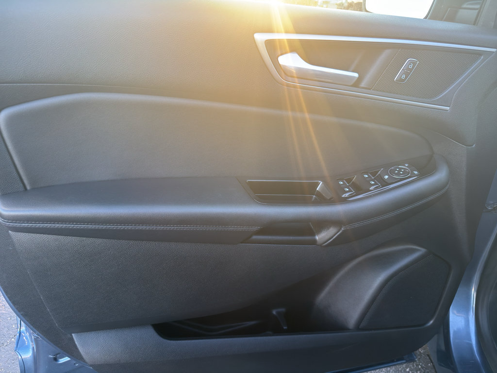 Used 2019 Ford Edge SEL w/ Equipment Group 201A AWD/4WD image 13
